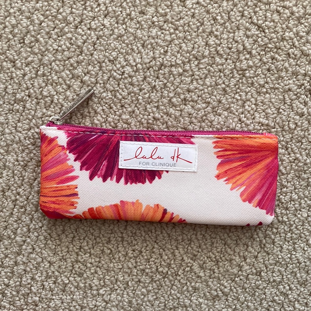 Lulu dK for Clinique Floral Small Pouch Zipper Bag Flowers Pink Red White EUC
